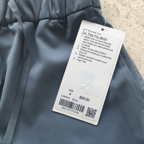 NWT Lululemon on the fly skirt BLUC - Picture 4 of 8